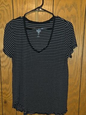 BOGO 🆓️ SO Perfect Tee Black and White Striped Scoop Neck Tee